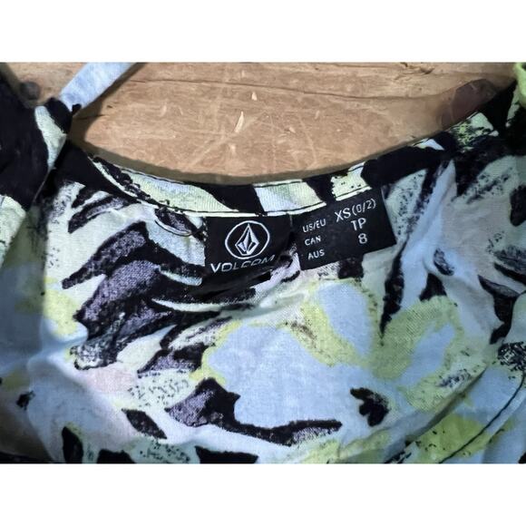 Volcom Women’s Size XS Black Floral Spaghetti Strap Top - NWOT - Picture 7 of 8